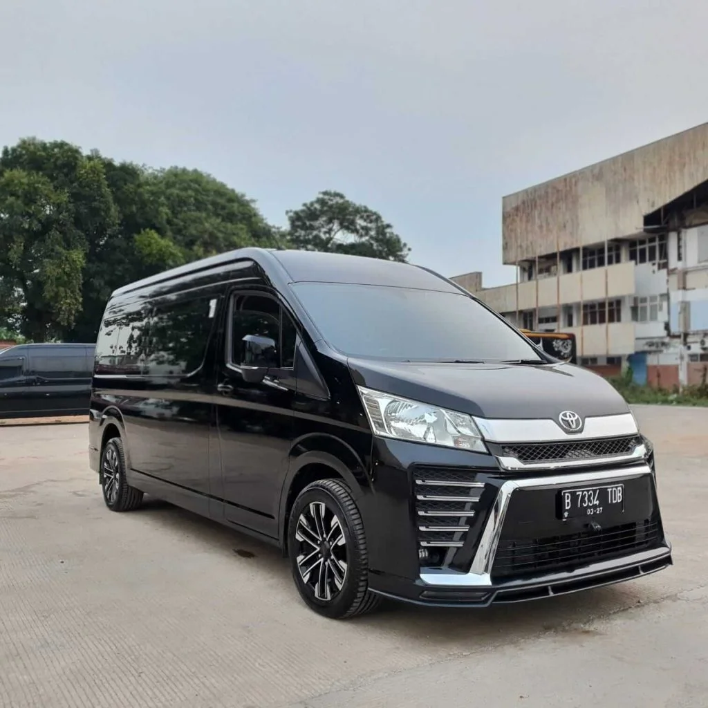 Hiace Premio Luxury
